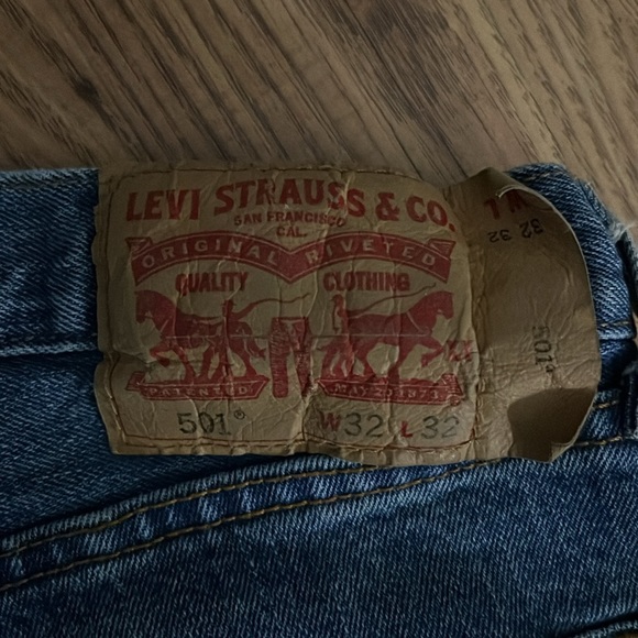 Levi 501 32w32L - Picture 2 of 2